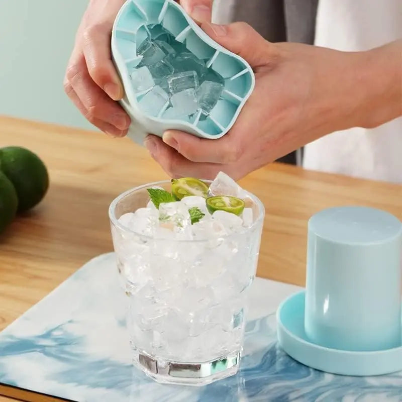 Quick Freezing Silicone Ice Cube Mold, Easy To Use And Durable, For Making Ice Cubes, Ice Buckets And Cylinder Cups Reusable Utensils Blue，christmas gifts